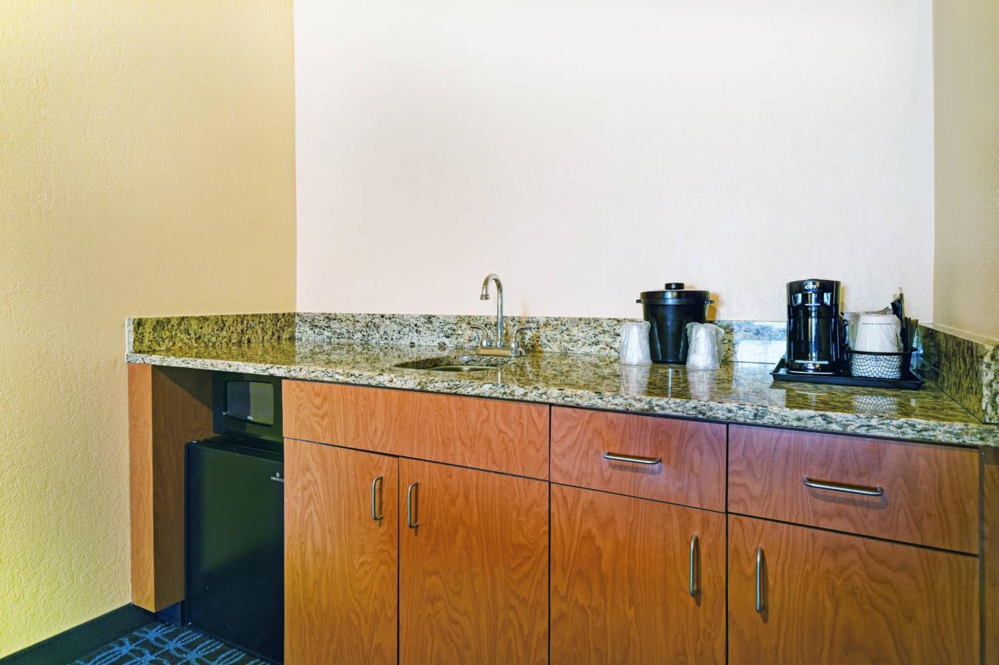 Fairfield Inn & Suites By Marriott Atlanta Vinings/Galleria Smyrna Buitenkant foto